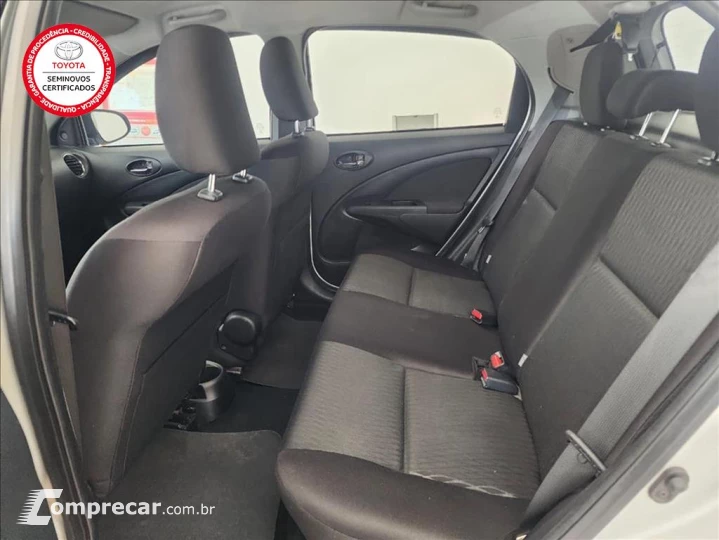 ETIOS 1.5 X PLUS 16V FLEX 4P AUTOMÁTICO