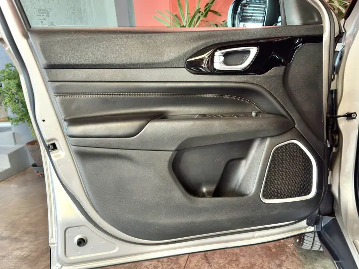 COMMANDER 1.3 T270 TURBO FLEX LIMITED AT6