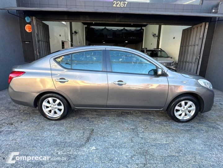 VERSA SL 1.6 16V Flex Fuel 4p Mec.