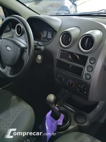 Fiesta Sedan 1.6 Zetec