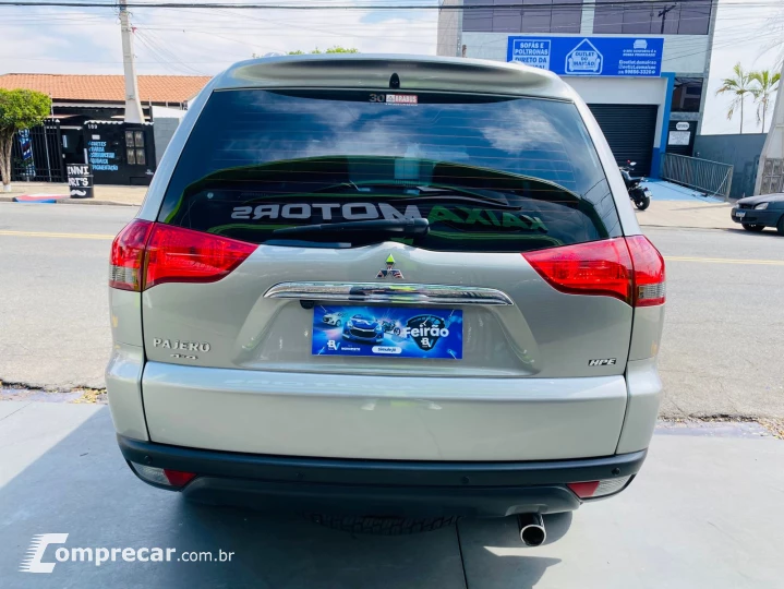 PAJERO 3.5 HPE 4X4 7 Lugares V6 24V