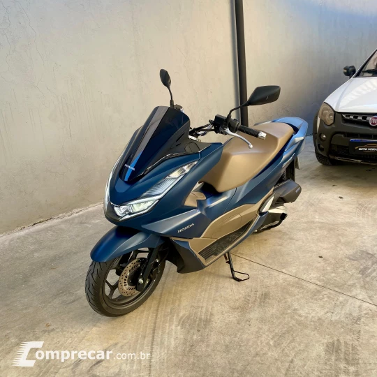PCX 160 DLX ABS