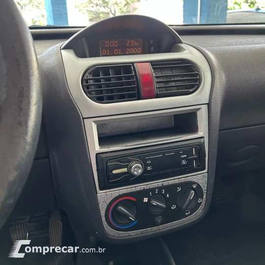 CORSA 1.0 MPFI Premium Sedan 8V