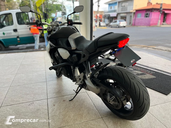 CB 1000R