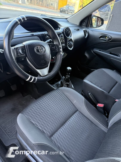 ETIOS 1.5 XS Sedan 16V