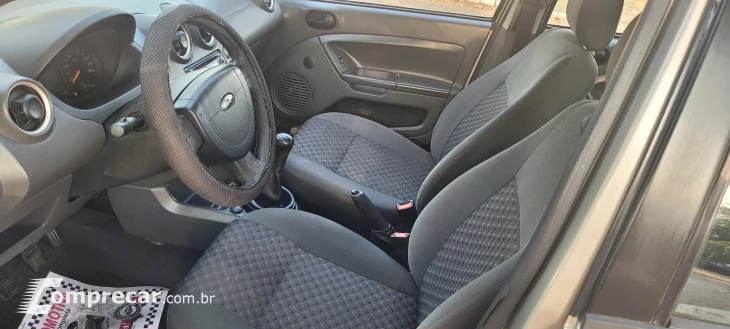 FIESTA 1.6 MPI Class Hatch 8V