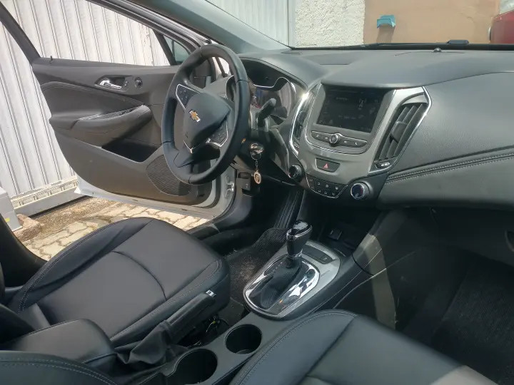 CRUZE 1.4 LT