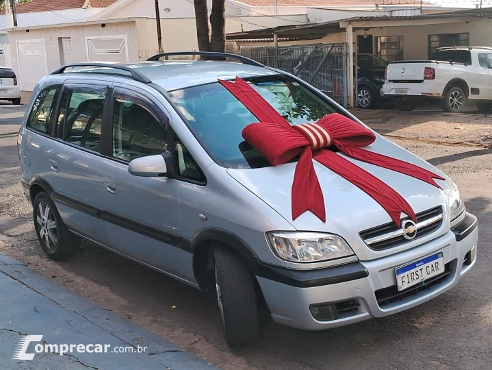 ZAFIRA 2.0 MPFI ELEGANCE 8V FLEX 4P AUTOMÁTICO