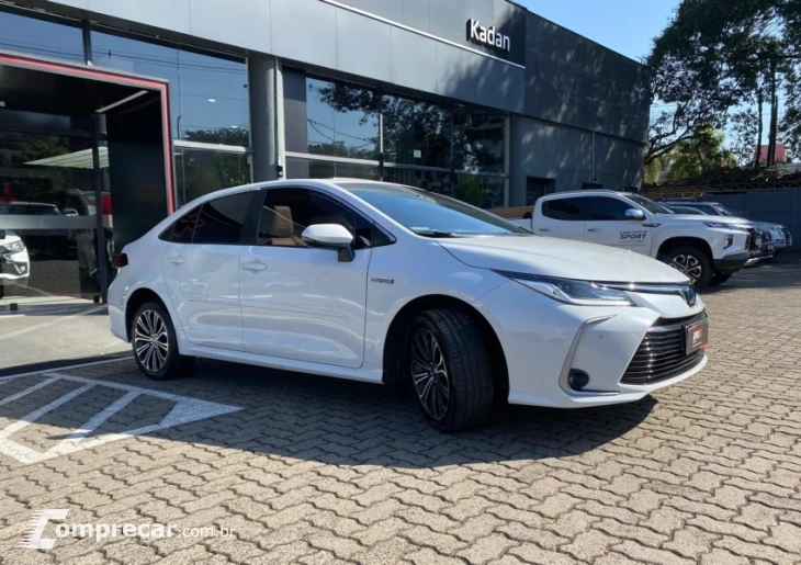 COROLLA 1.8 VVT-I Hybrid Altis