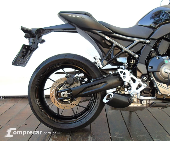 SUZUKI GSX-8S