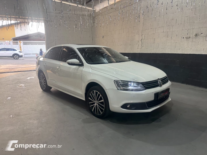 JETTA 2.0 TSI Highline 211cv