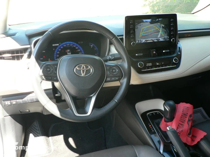 COROLLA 1.8 VVT-I Hybrid Altis Premium