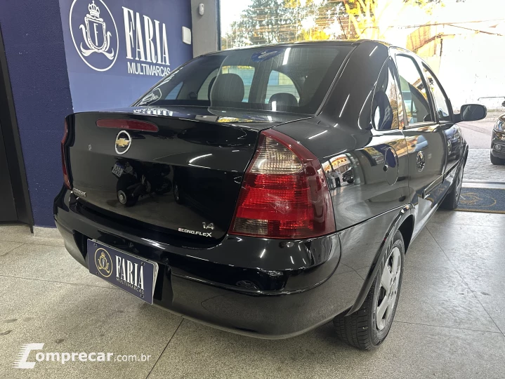 CORSA 1.4 MPFI Premium Sedan 8V
