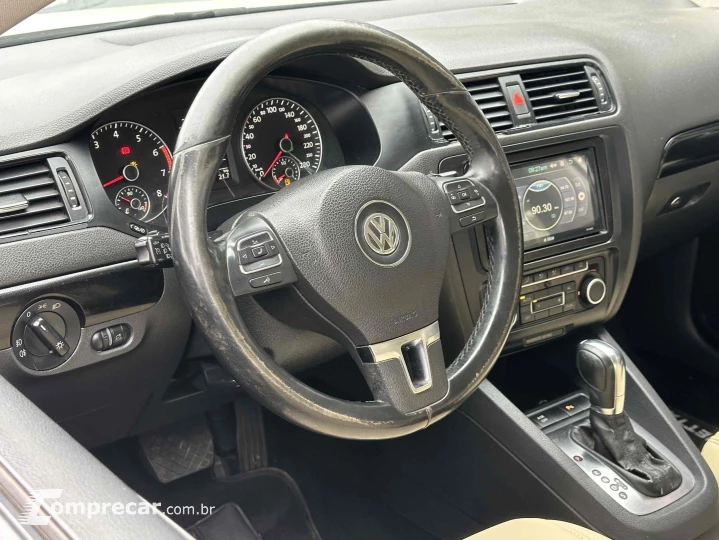 JETTA 2.0 COMFORTLINE 120CV FLEX 4P TIPTRONIC