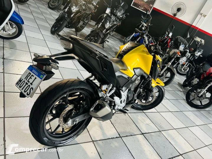 CB 300F TWISTER