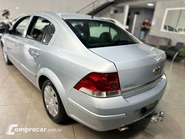 VECTRA SEDAN - 2.0 MPFI EXPRESSION 8V 4P MANUAL