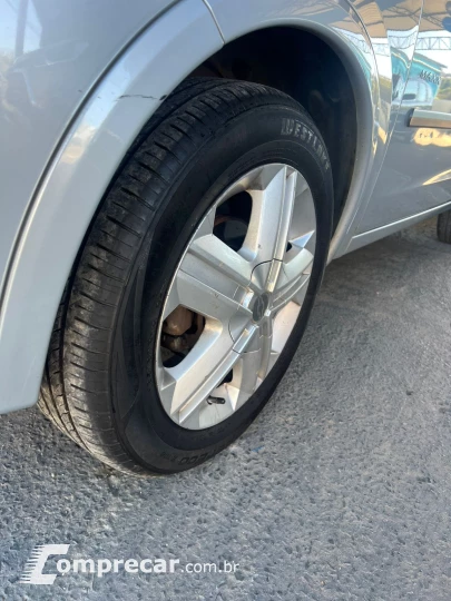 CORSA 1.4 MPFI Maxx Sedan 8V