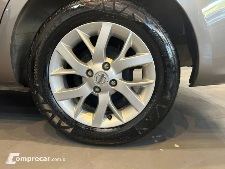 VERSA SV 1.6 16V FlexStart 4p Aut.