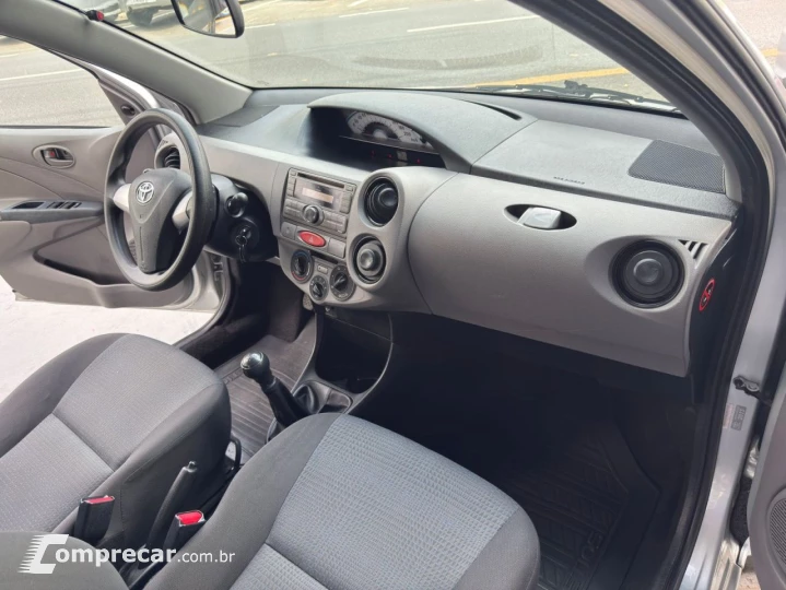 ETIOS XS Sedan1.5 Flex 16V 4p Mec.