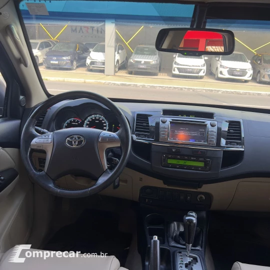 Hilux SW4 SRV D4-D 4x4 3.0 TDI Dies. Aut