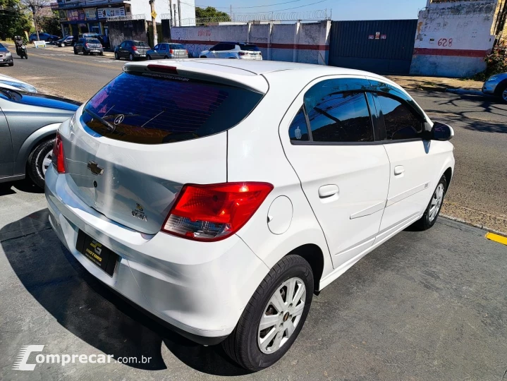 ONIX HATCH LT 1.0 8V FlexPower 5p Mec.
