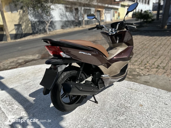 PCX 150 DLX