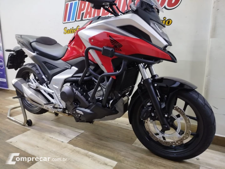 NC 750X 700 cc