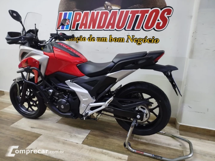 NC 750X 700 cc