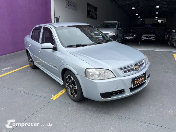 ASTRA 2.0 MPFI Advantage Sedan 8V