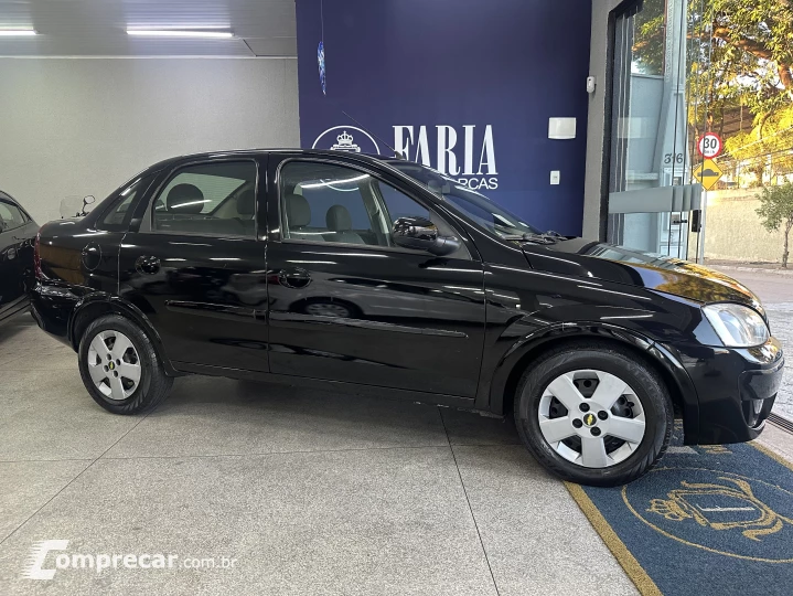 CORSA 1.4 MPFI Premium Sedan 8V