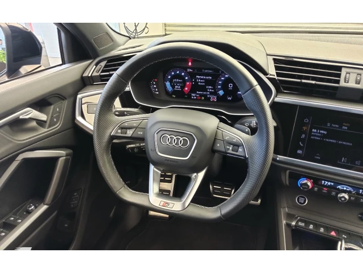 Q3 2.0 40 TFSI GASOLINA PERFORMANCE BLACK PLUS QUATTRO TIPTR