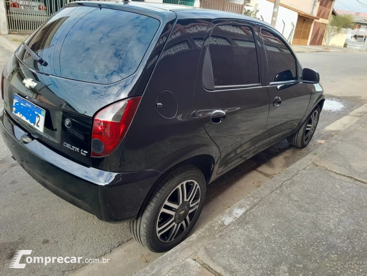 CELTA 1.0 MPFI LT 8V