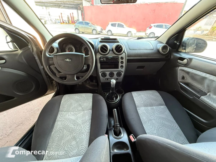 FIESTA 1.6 Rocam SE Sedan 8V
