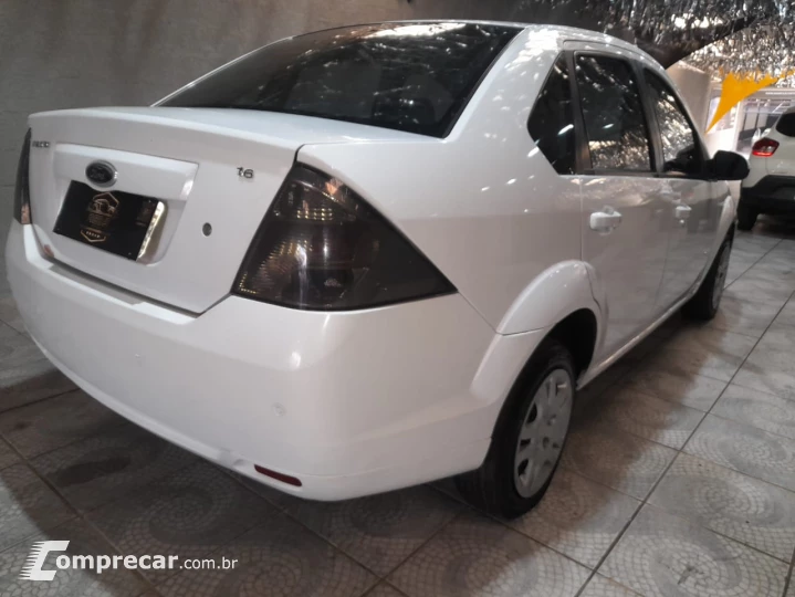 FIESTA 1.6 Rocam SE Sedan 8V