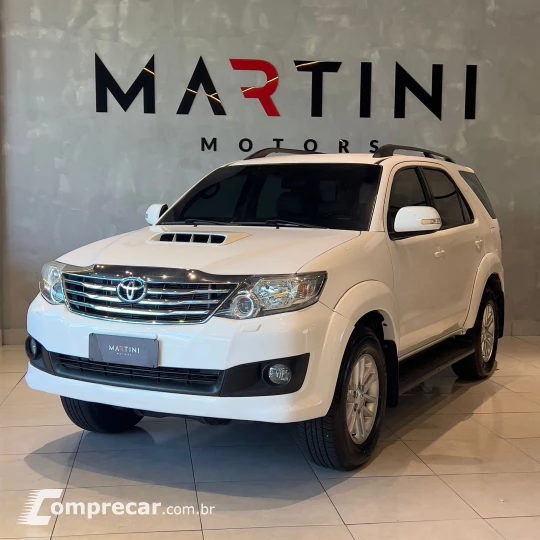 Hilux SW4 SRV D4-D 4x4 3.0 TDI Dies. Aut