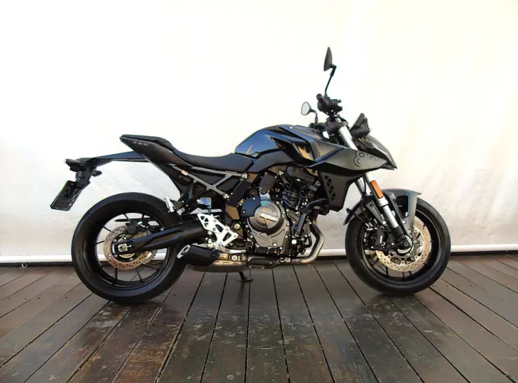 SUZUKI GSX-8S