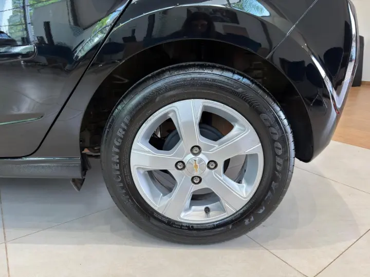 Onix Hatch 1.4 4P FLEX LT