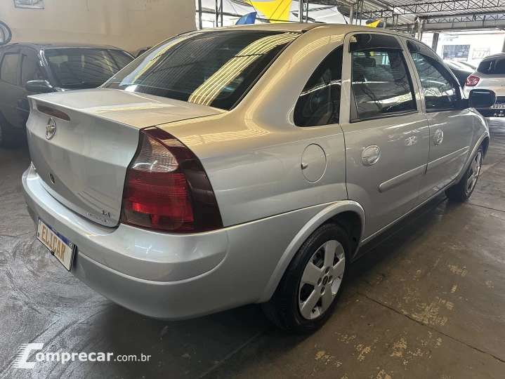 CORSA 1.4 MPFI Premium Sedan 8V