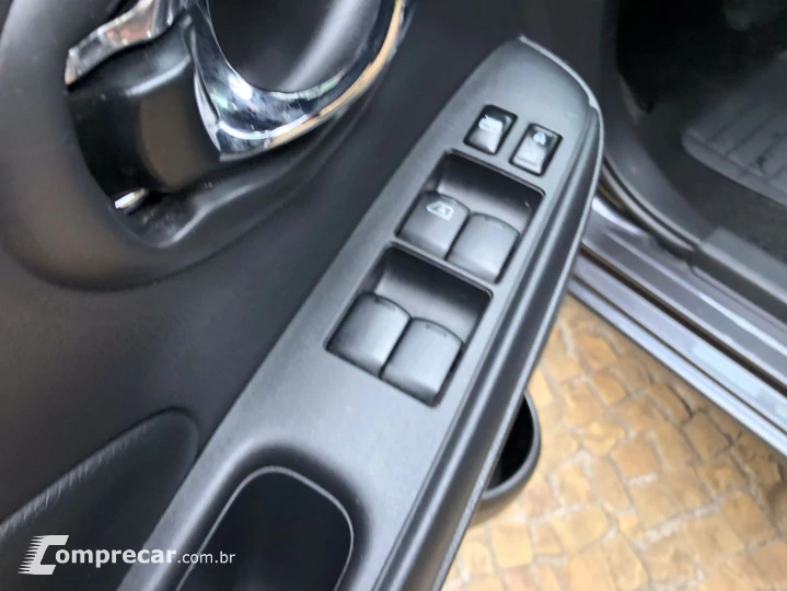 Versa 1.6 16V Flexstart Sl 4P Xtronic