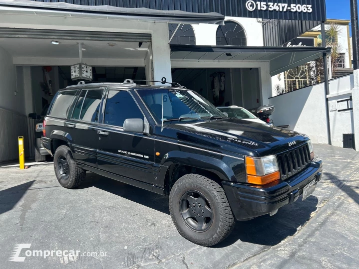 Grand Cherokee 4.0 Laredo 4X4 6I 12V Gasolina 4P Automático