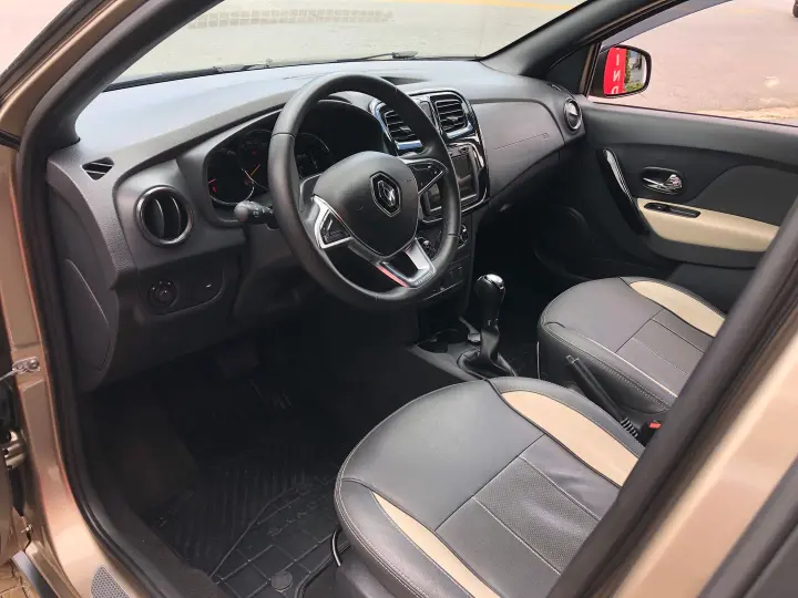 Sandero 1.6 16V SCE FLEX STEPWAY ICONIC X-TRONIC