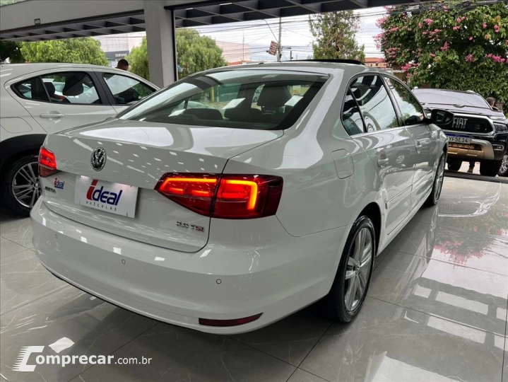 JETTA 2.0 TSI HIGHLINE 211CV GASOLINA 4P TIPTRONIC