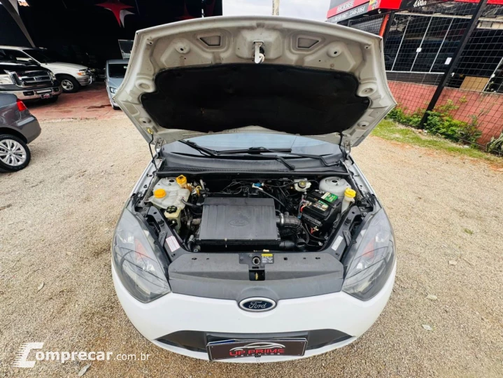 FIESTA 1.6 MPI Class Hatch 8V