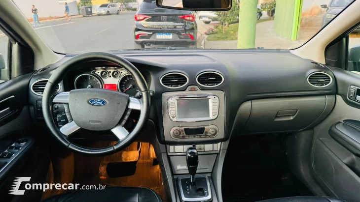 FOCUS 2.0 Titanium Plus Sedan 16V
