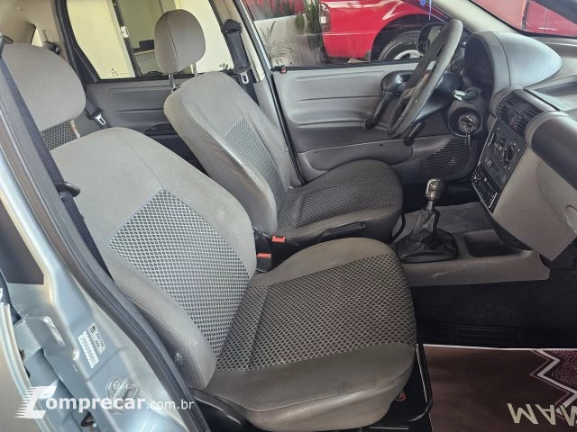 CLASSIC - 1.0 MPFI VHCE 8V 4P MANUAL