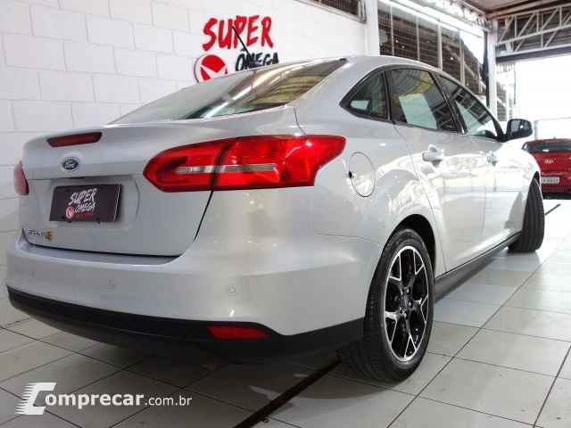 FOCUS SEDAN - 2.0 SE FASTBACK 16V 4P POWERSHIFT