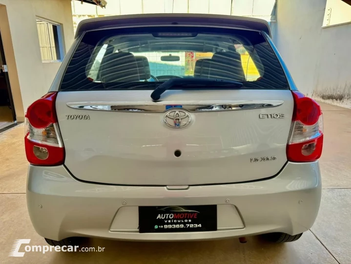 Etios Hatch 1.5 XLS