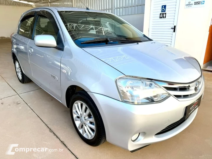Etios Hatch 1.5 XLS