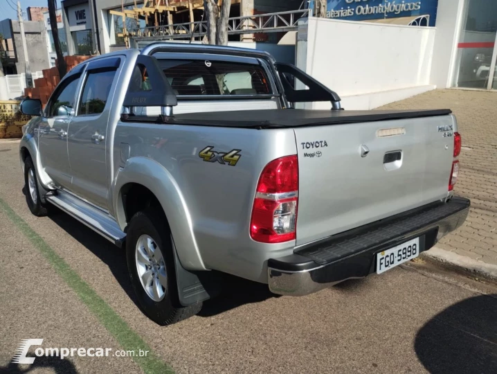 Hilux Caminhonete 2.7 16V 4P SRV FLEX 4X4  CABINE DUPLA AUTO