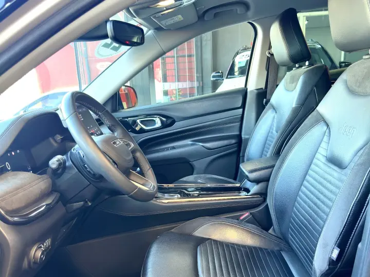 COMMANDER 1.3 T270 TURBO FLEX LIMITED AT6